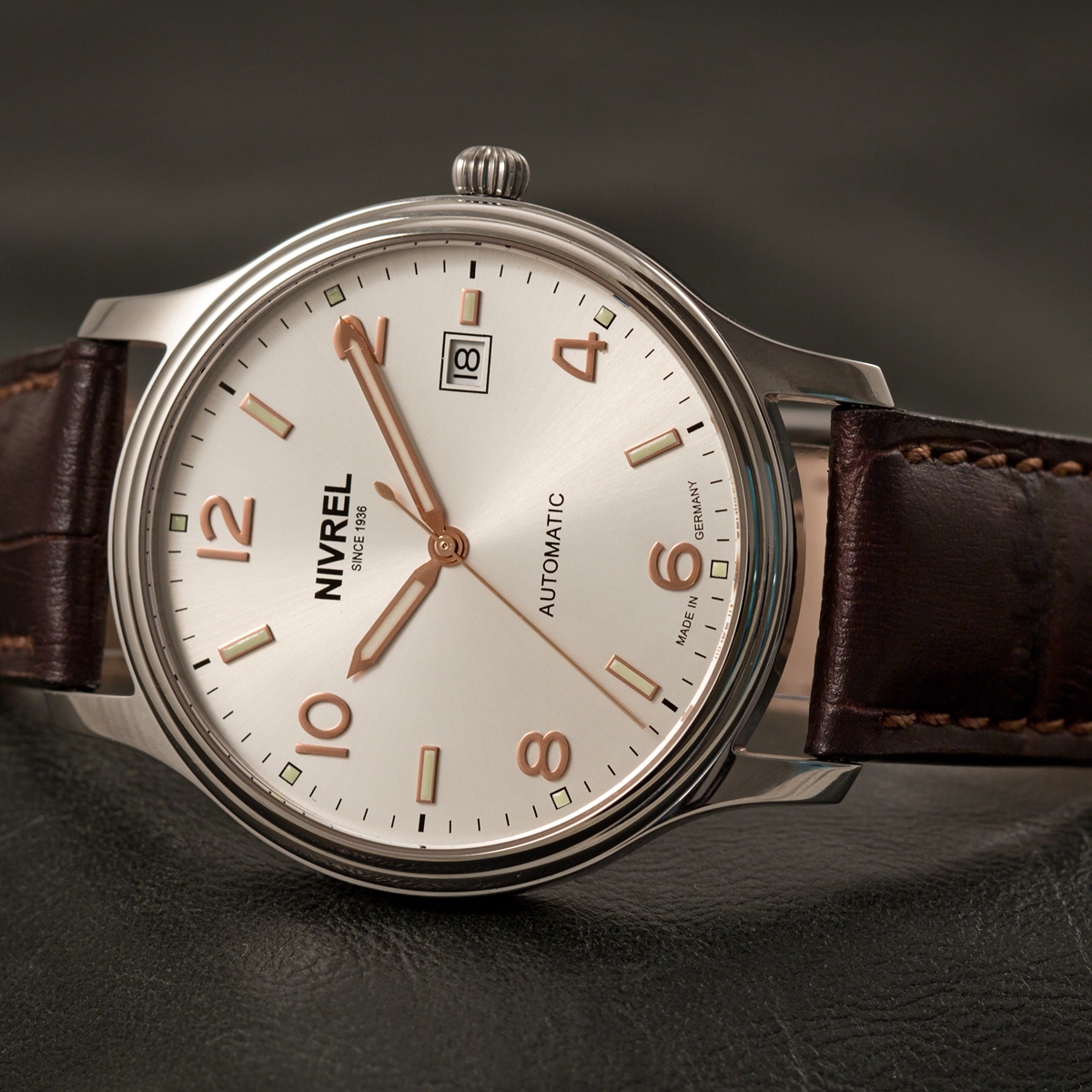 尼芙爾手表售后點(diǎn)客服電話(huà)