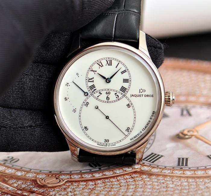 雅克德羅手表表蒙劃痕如何處理