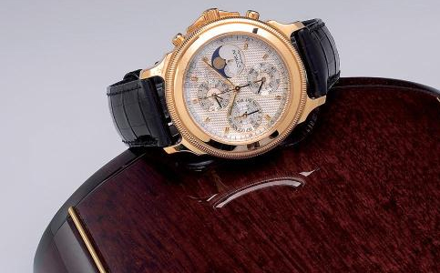 昆侖手表起霧是怎么回事和處理方法