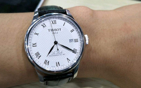 天梭手表售后服務(wù)電話(huà)(天梭手表進(jìn)水的原因和解決方法)