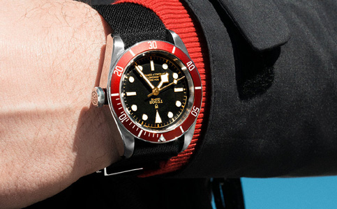 青島帝舵官方維修中心（帝舵手表表帶受損的操作步驟以及維護方法）