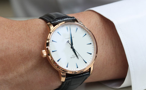 亨得利名表維修(格拉蘇蒂手表出現進灰現象)