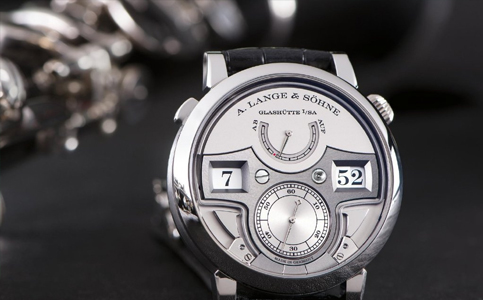 朗格劃痕專柜免費修復(fù)嗎(保養(yǎng)朗格手表的相關(guān)信息)